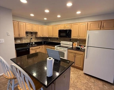 2740 Winston Court - Photo Thumbnail 5