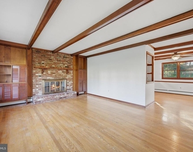 8414 Impalla Drive - Photo Thumbnail 3