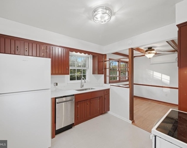 8414 Impalla Drive - Photo Thumbnail 6