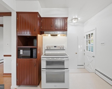 8414 Impalla Drive - Photo Thumbnail 7