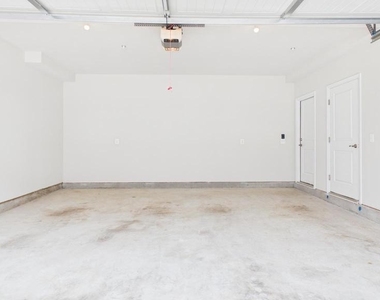 10068 Market Street - Photo Thumbnail 50
