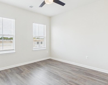 10068 Market Street - Photo Thumbnail 42