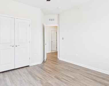 10068 Market Street - Photo Thumbnail 44