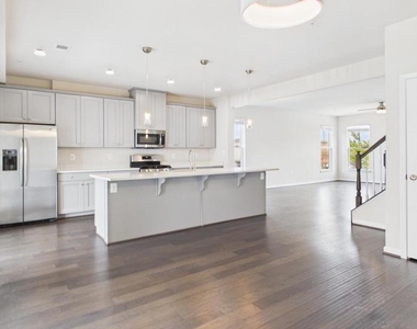 10068 Market Street - Photo Thumbnail 13