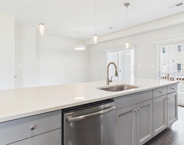 10068 Market Street - Photo Thumbnail 7