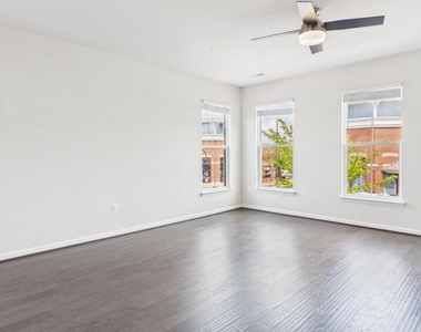 10068 Market Street - Photo Thumbnail 5