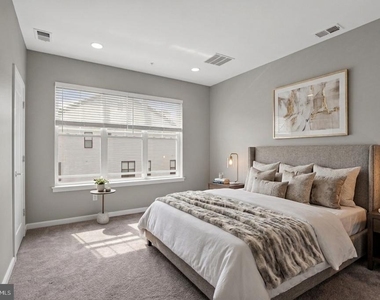 22964 Cabral Terrace - Photo Thumbnail 12