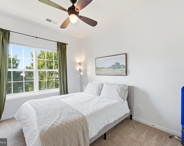 42427 Rockslide Terrace - Photo Thumbnail 16