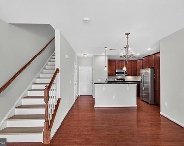 43845 Centergate Drive - Photo Thumbnail 7
