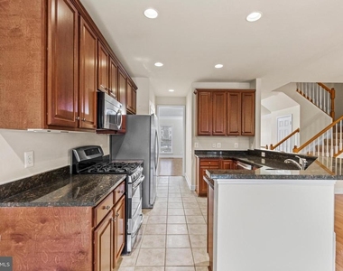 139 Petunia Terrace Se - Photo Thumbnail 12