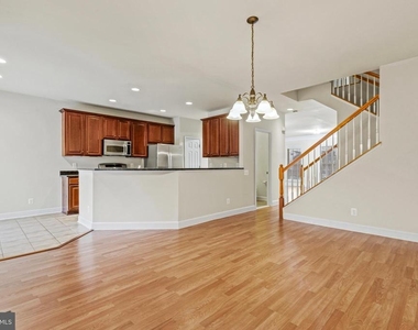 139 Petunia Terrace Se - Photo Thumbnail 8