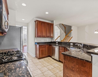 139 Petunia Terrace Se - Photo Thumbnail 14