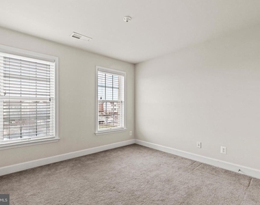 139 Petunia Terrace Se - Photo Thumbnail 32
