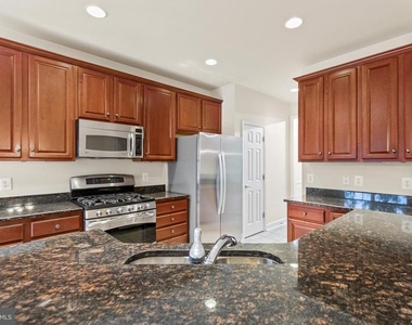 139 Petunia Terrace Se - Photo Thumbnail 11