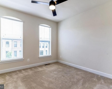 42301 Ashmead Terrace - Photo Thumbnail 11