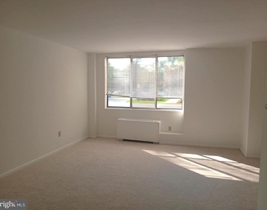 6641 Wakefield Drive - Photo Thumbnail 4