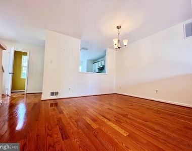 5635 Gosling Drive - Photo Thumbnail 3