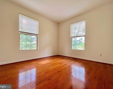 5635 Gosling Drive - Photo Thumbnail 16