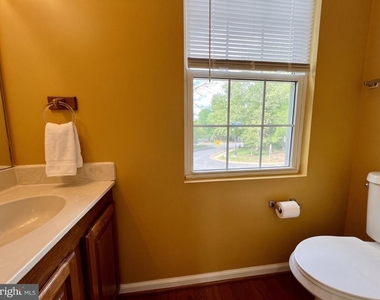 5635 Gosling Drive - Photo Thumbnail 7
