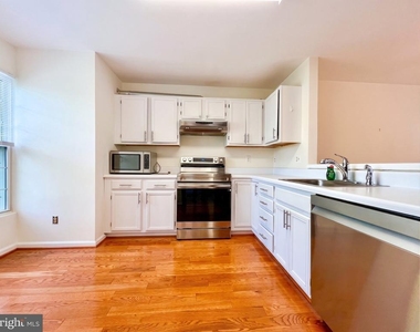 5635 Gosling Drive - Photo Thumbnail 5