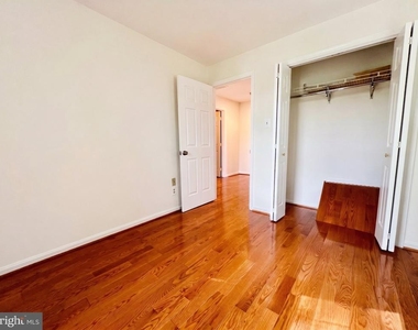 5635 Gosling Drive - Photo Thumbnail 17