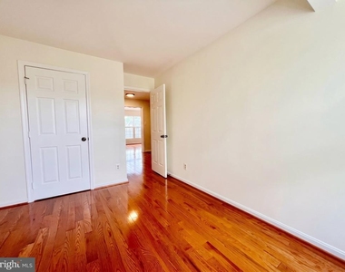 5635 Gosling Drive - Photo Thumbnail 14