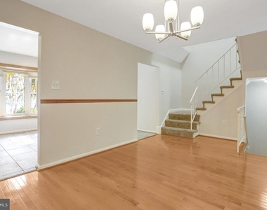 7416 Spring Tree Drive - Photo Thumbnail 13