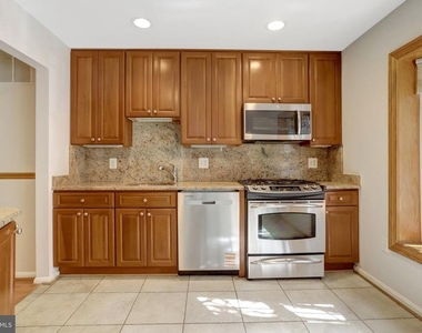 7416 Spring Tree Drive - Photo Thumbnail 17
