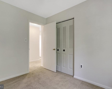 7416 Spring Tree Drive - Photo Thumbnail 8