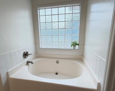 4232 Bartlet Glen Lane - Photo Thumbnail 17