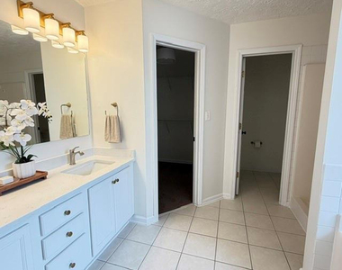 4232 Bartlet Glen Lane - Photo Thumbnail 16