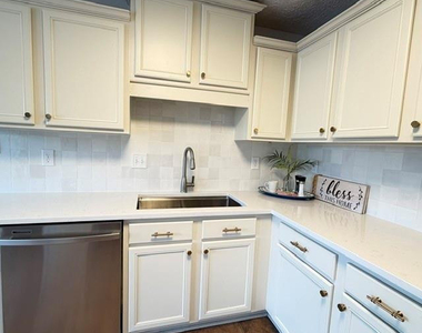 4232 Bartlet Glen Lane - Photo Thumbnail 10