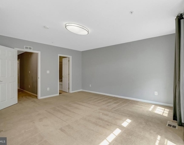 4569 Whittemore - Photo Thumbnail 15