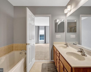 4569 Whittemore - Photo Thumbnail 18
