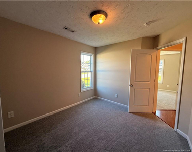 402 Colonists Place - Photo Thumbnail 15