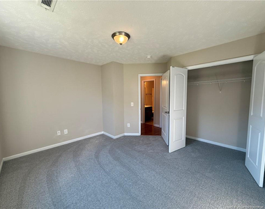 402 Colonists Place - Photo Thumbnail 13