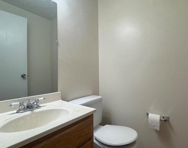 5726 Oak Fern Court - Photo Thumbnail 9