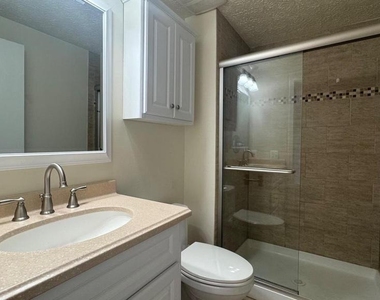 5726 Oak Fern Court - Photo Thumbnail 17