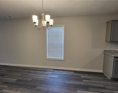 105 Pineridge Drive - Photo Thumbnail 5