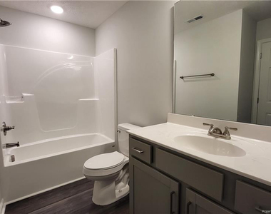 105 Pineridge Drive - Photo Thumbnail 8