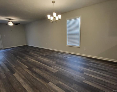 105 Pineridge Drive - Photo Thumbnail 4