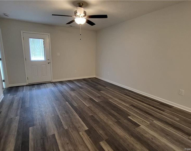 105 Pineridge Drive - Photo Thumbnail 3