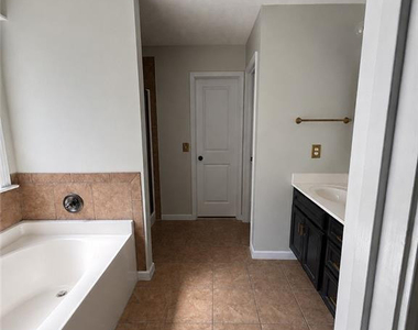 35 Wynnborne Circle - Photo Thumbnail 11