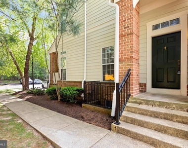1318 Garden Wall Circle - Photo Thumbnail 20