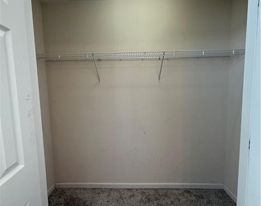 136 Bennington Drive - Photo Thumbnail 10