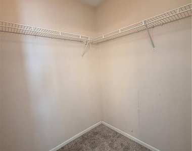 136 Bennington Drive - Photo Thumbnail 20