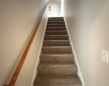 136 Bennington Drive - Photo Thumbnail 22