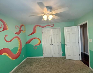136 Bennington Drive - Photo Thumbnail 8