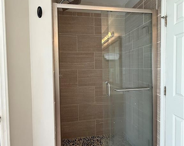 136 Bennington Drive - Photo Thumbnail 18