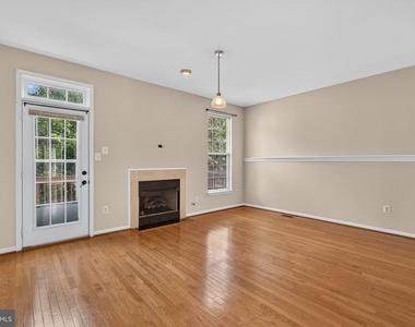 5950 Ians Way - Photo Thumbnail 8